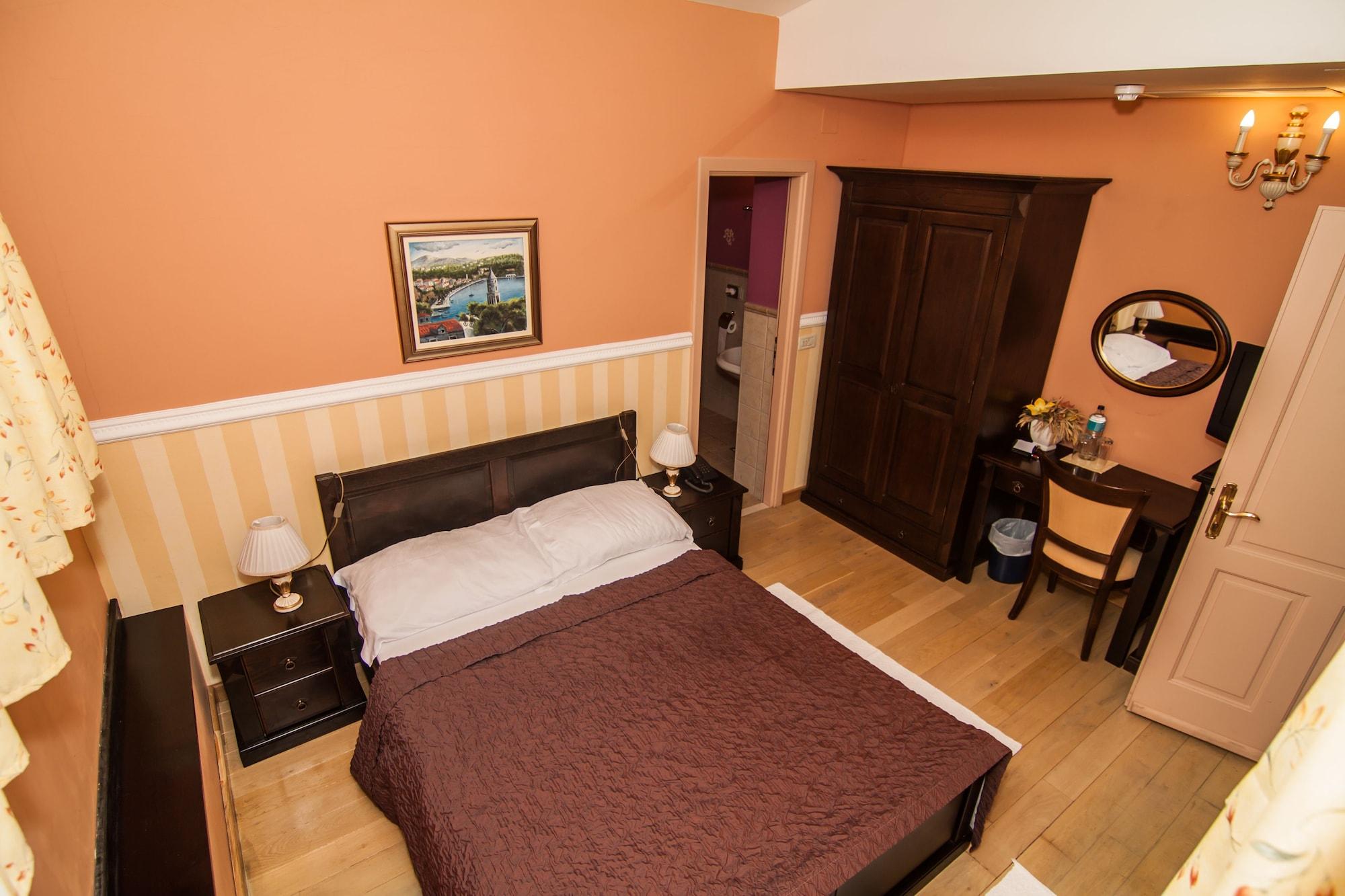 קאבטאט Boutique Hotel Villa Pattiera מראה חיצוני תמונה